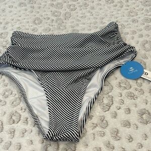 NWT 
Women’s Cupshe Bikini Bottom Size Small
